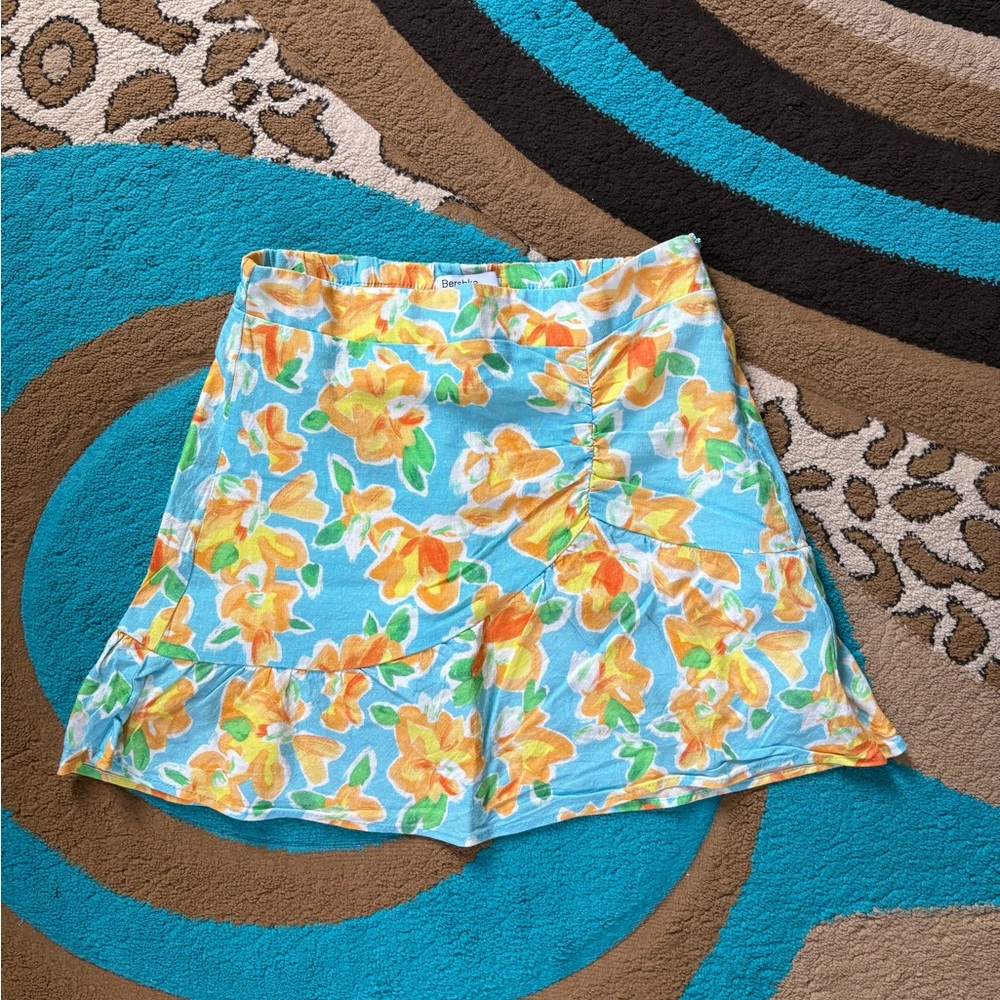 Bershka Blue Floral Skirt With Side Zipper Closure